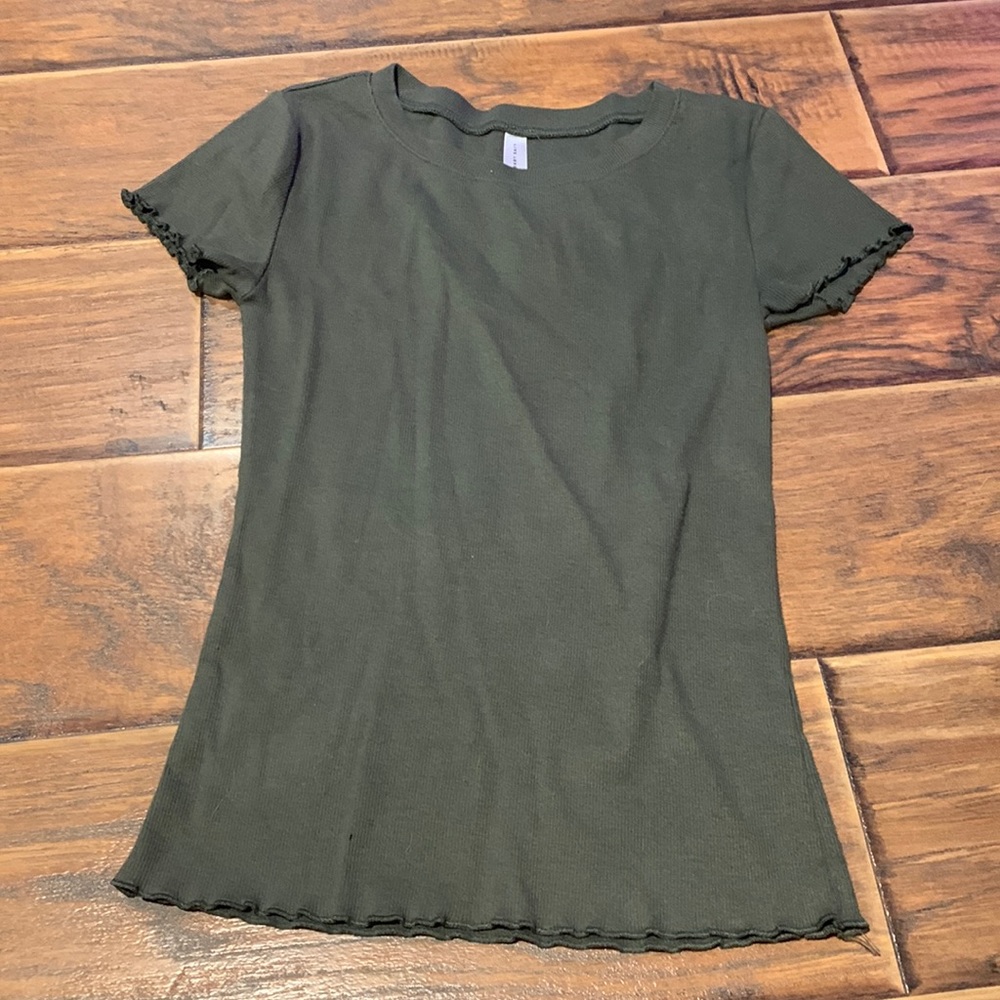 olive green lettuce trim tee